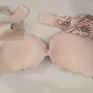 Victoria's Secret Intimates & Sleepwear - Victoria's secret bra 38d Victoria's Secret Intimates & Sleepwear - Victoria's secret bra 38d